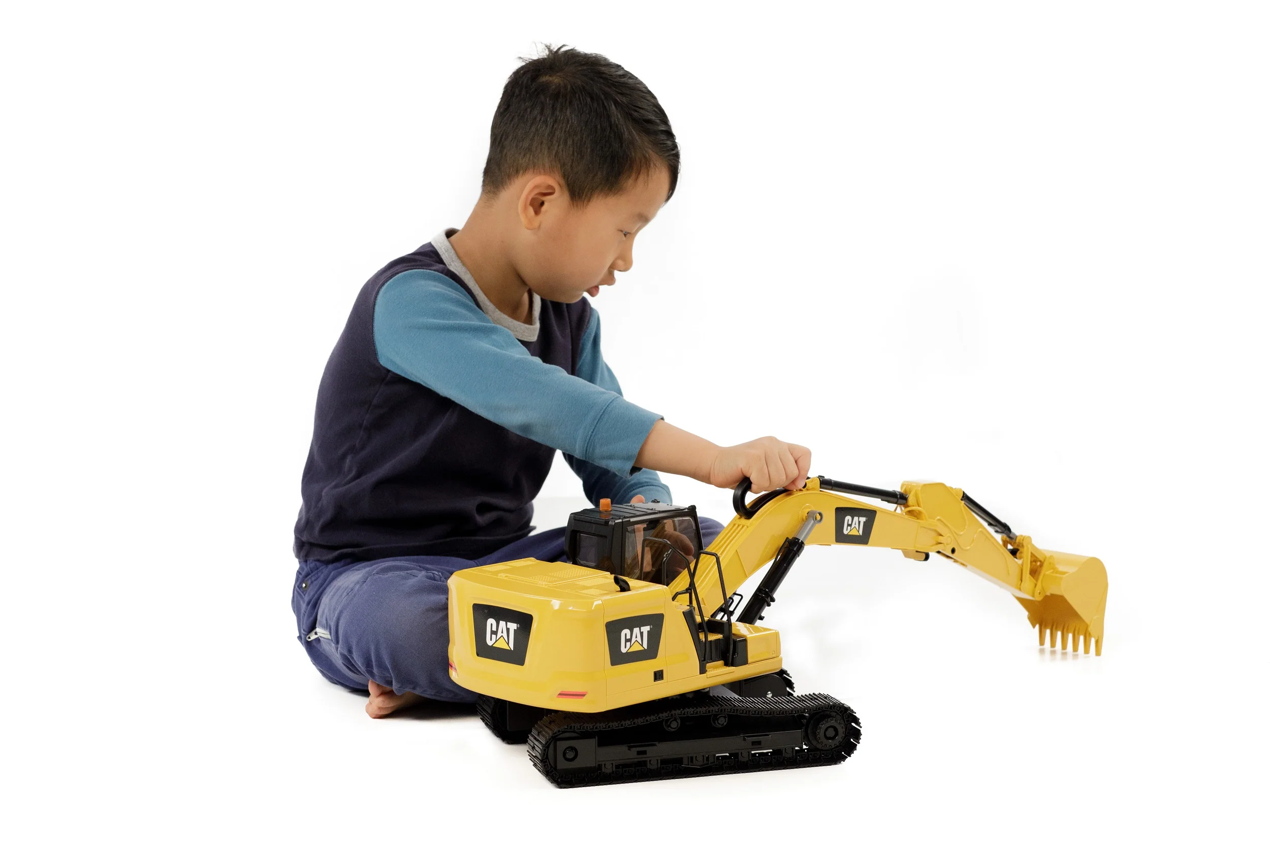 Bruder Cat® Excavator 3 Bruder Cat® Excavator - Image 3